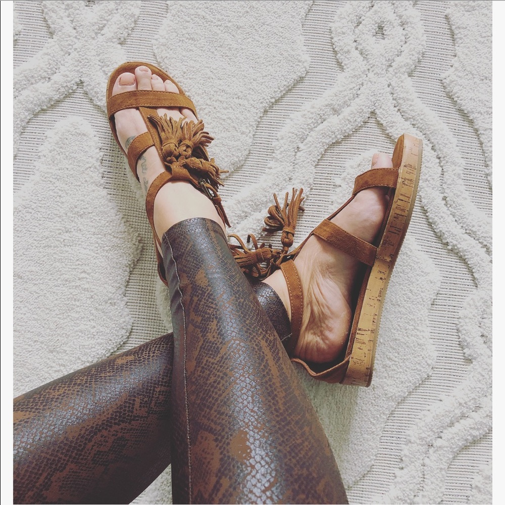 Mossimo Supply Co. fringe boho sandals sz: 7.5
